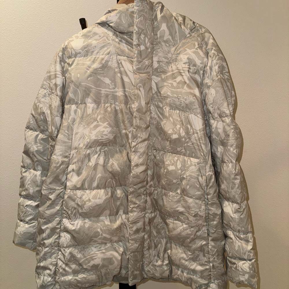 Lululemon Men’s Down Jacket - Large - image 1